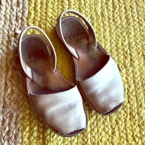 Pons size 7(fit an 8)